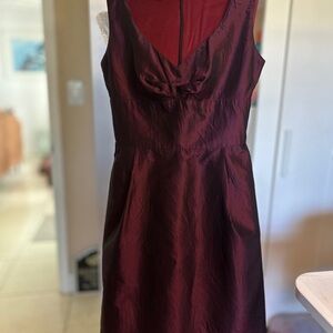 Heidi Wiesel, Elegant Burgundy Sleeveless Dress